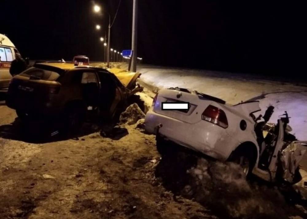 Ухтинец за рулем иномарки спровоцировал смертельную аварию на трассе в Архангельской области