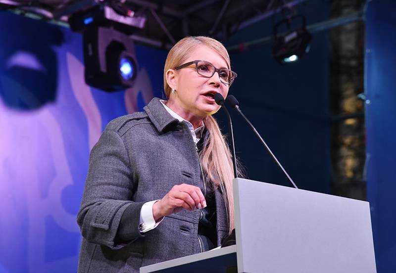 Тимошенко ждет Зеленского на корпоративах "со своим пианино"