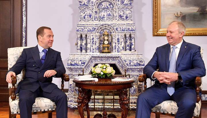 Медведев рассказал об откровенном разговоре с Румасом и сохранении разногласий