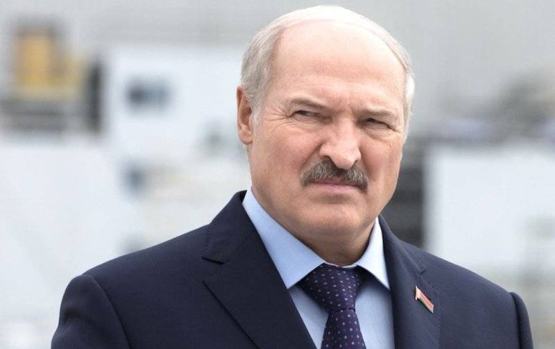 Бацька допёр, что Запад не даст денег на антирусского Лукашенко