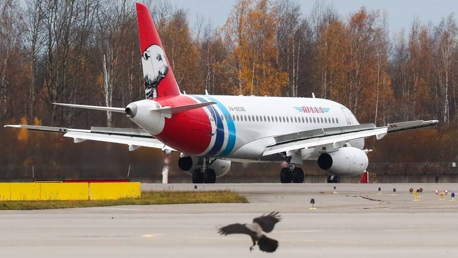 Пассажиры аварийно севшего SSJ-100 вылетели из Тюмени в Петербург