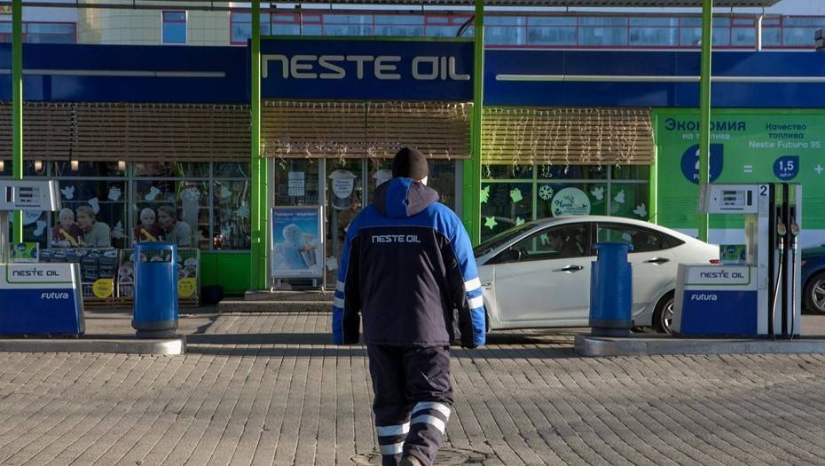 Финская Neste закрыла сделку о продаже "Татнефти" АЗС и терминала в Петербурге