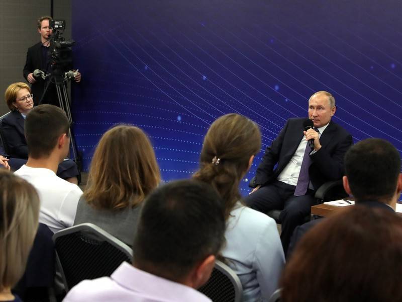Путин предложил распространять опыт Петербурга для людей-инвалидов