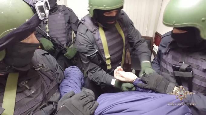 МВД опубликовало видео задержания подозреваемого в организации заказного убийства петербурженки