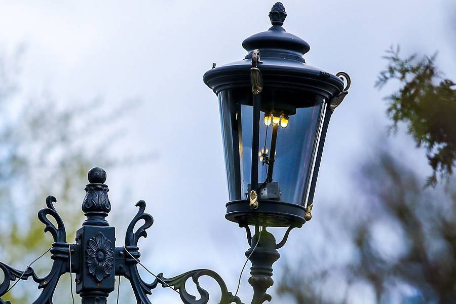 Из сквера в центре Москвы украли светильники