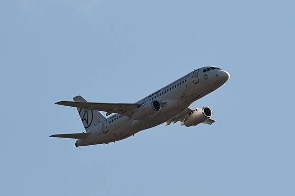 Аварийный SSJ-100 авиакомпании «Ямал» приземлился в аэропорту Тюмени