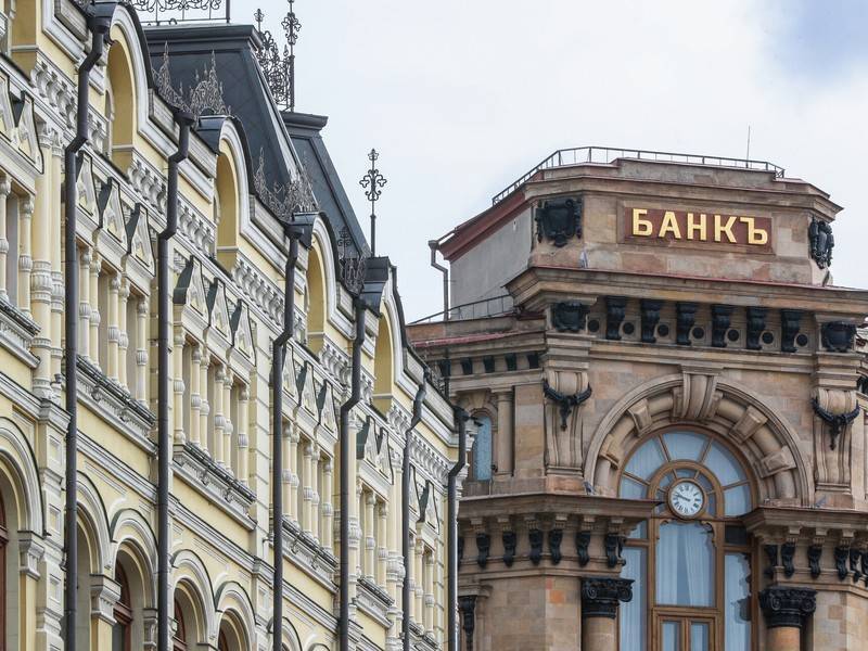 Банки могут обязать работать только с российским оборудованием и софтом