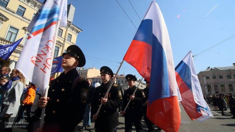 Праздновать День народного единства важно, считает большинство россиян
