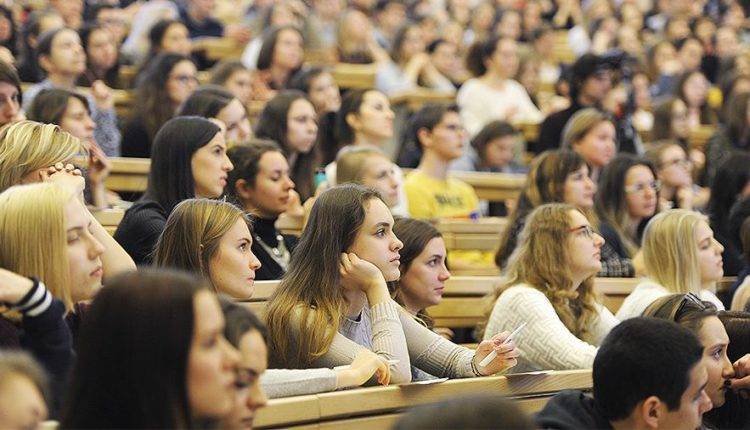 В России запустили первый онлайн-университет социальных наук