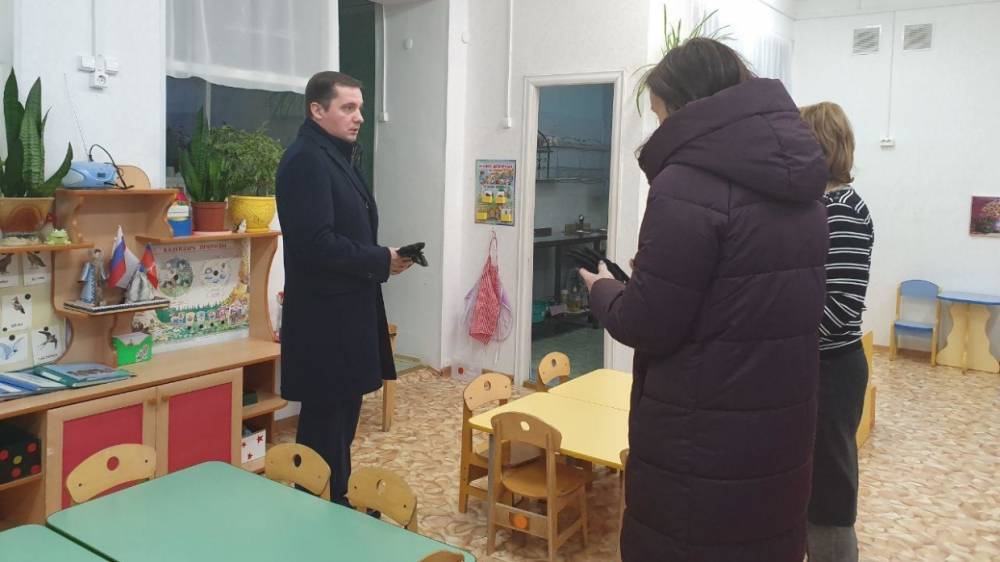 Губернатор НАО Цыбульский встретился с воспитателями детского сада, где убили ребенка