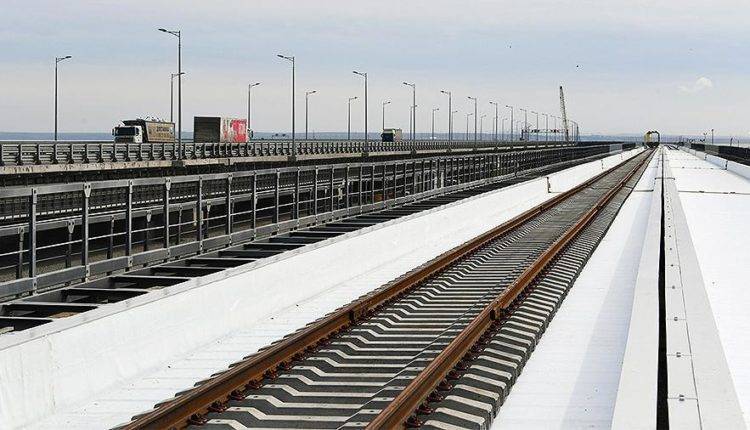 Первые пассажиры поедут по железной дороге в Крым в 2019 году