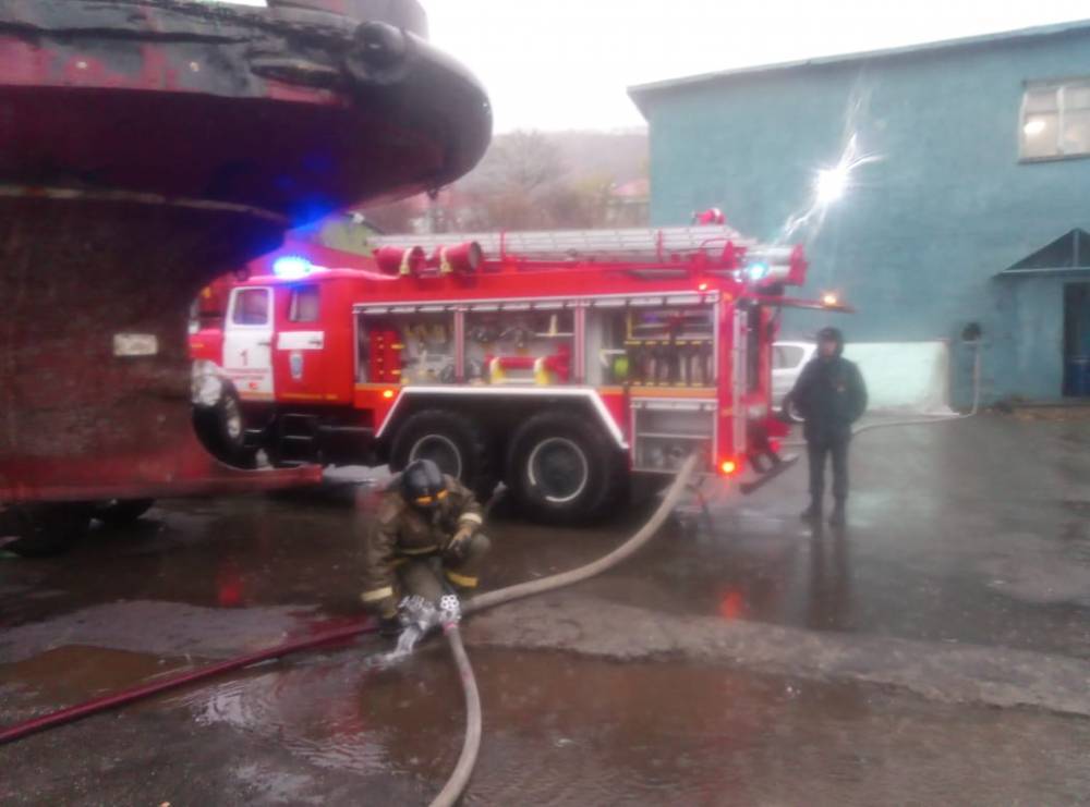 Человек пострадал при пожаре на судне в Петропавловске-Камчатском
