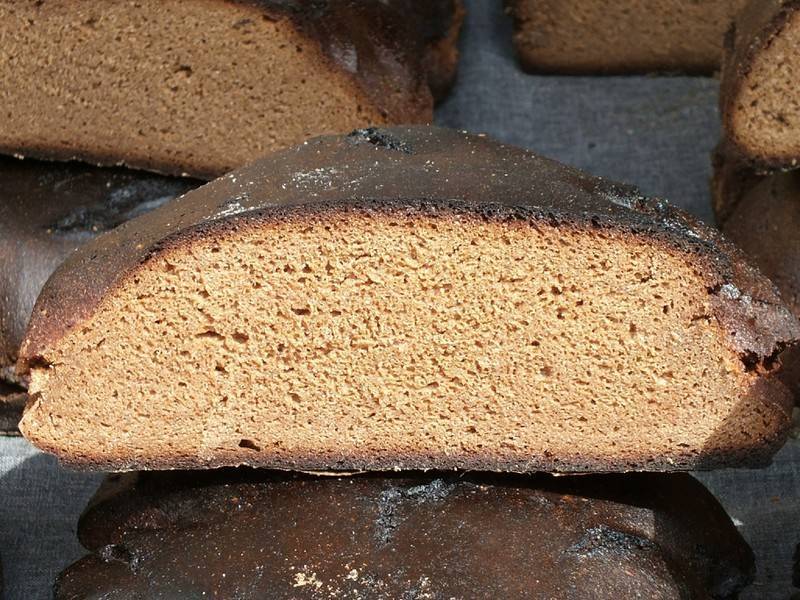 Врач развеял популярные мифы о чёрном и белом хлебе