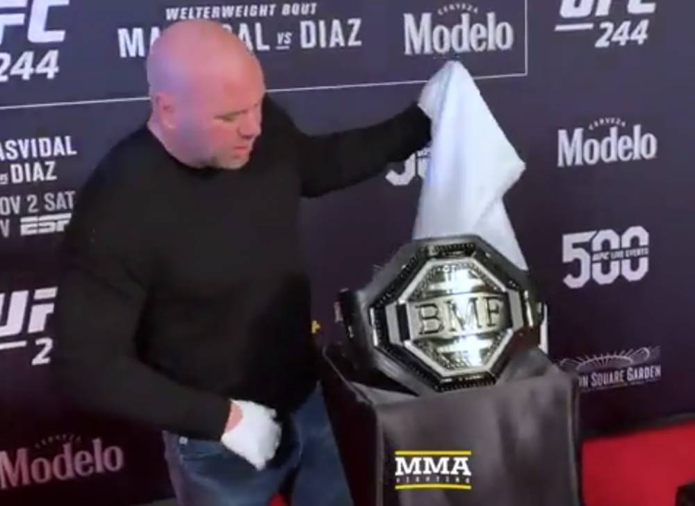 Глава UFC показал пояс для "главного мерзавца" с черными бриллиантами