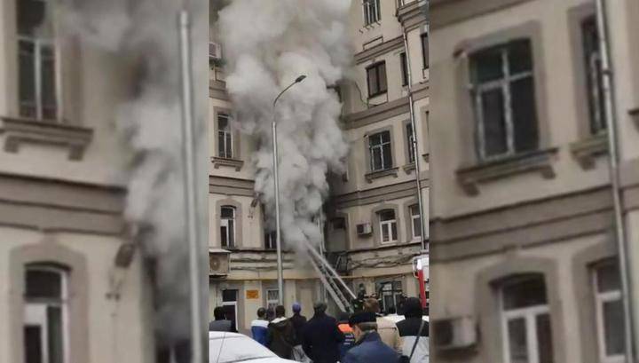 Из горящего дома в центре Москвы спасли 23 человека