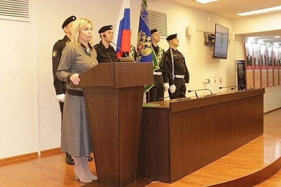 Глава Тулы Ольга Слюсарева поздравила с профессиональным праздником судебных приставов