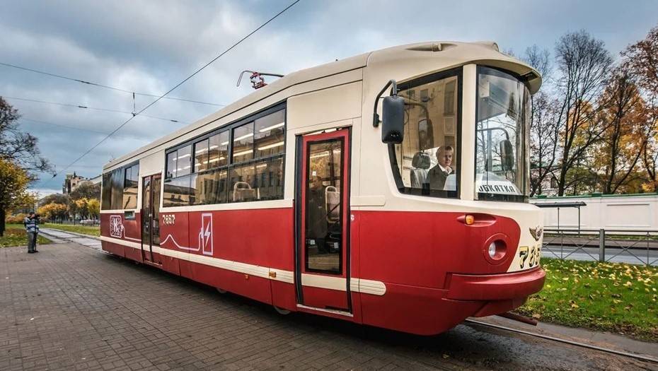 По Петербургу проехал первый в России трамвай на водородном топливе