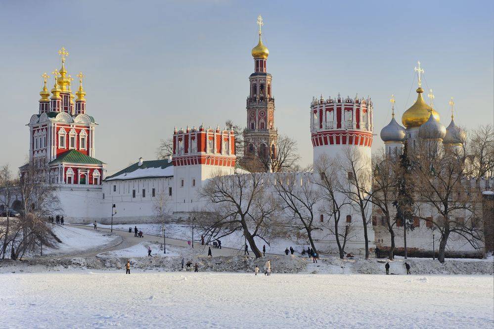 Россиянам предрекли "розовую" зиму