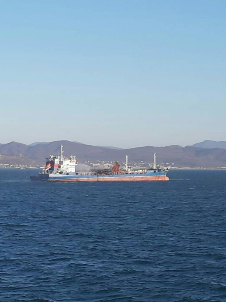 Двое моряков погибли во время взрыва на танкере в Находке
