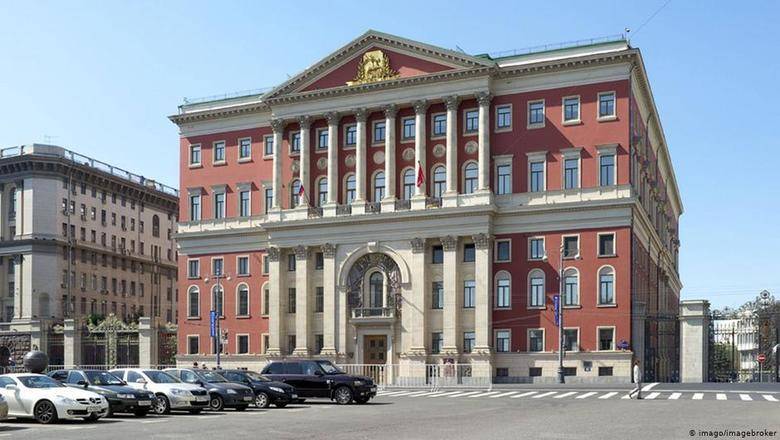 Водитель московской мэрии сбил пешехода на тротуаре
