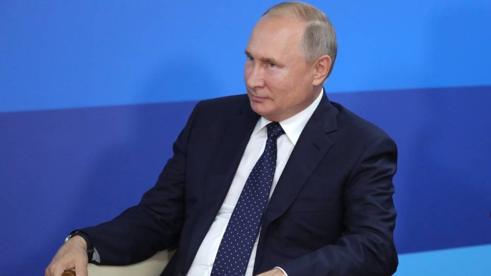 Путин призвал улучшить транспортную доступность Калининграда