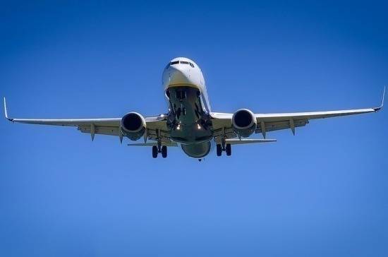 Пассажирский самолёт с отказавшим двигателем приземлился в аэропорту Тюмени