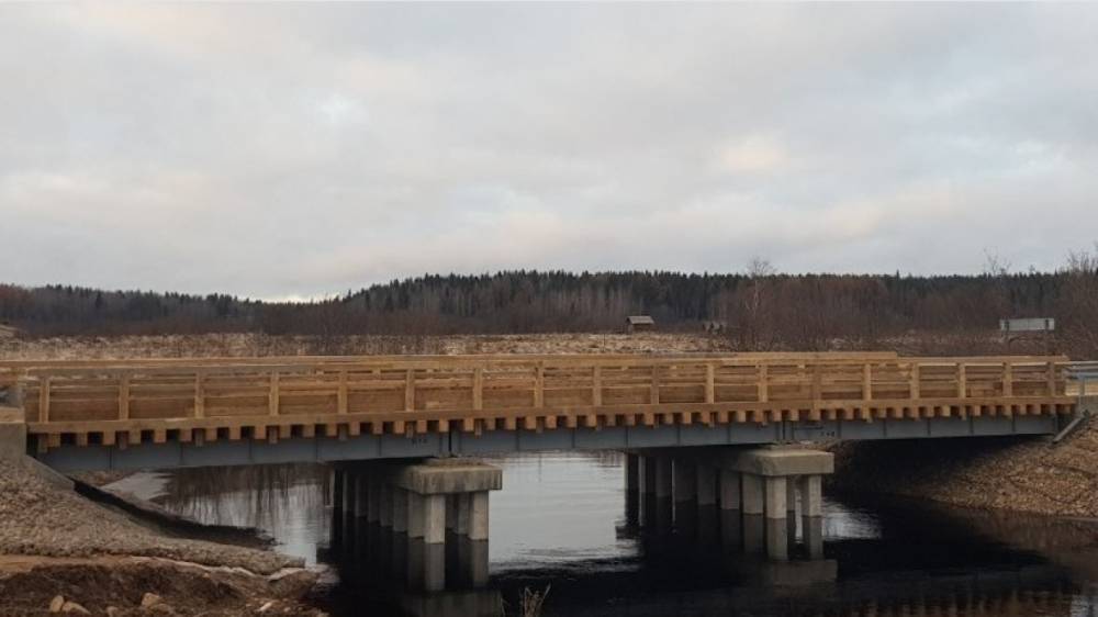 В Холмогорах мост через реку Северный Гбач открыли для водителей на месяц раньше