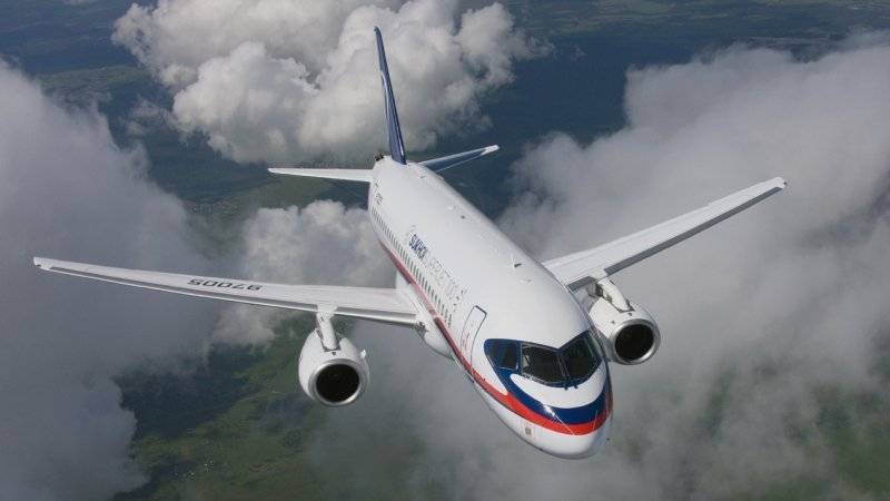 Superjet готовится к аварийной посадке в Тюмени из-за отказа двигателя