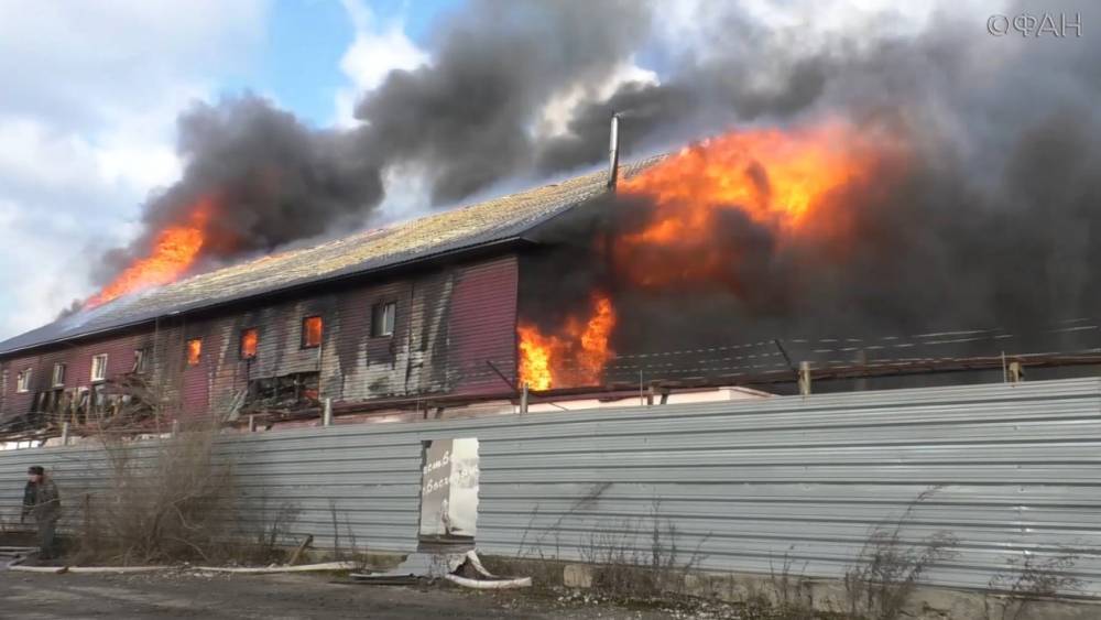 Центр утилизация загорелся в Кемерово