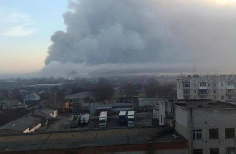 Причина взрывов на украинских складах одна: развал государства