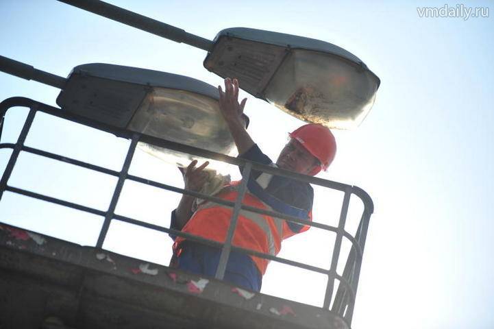 Более 13 тысяч уличных фонарей модернизируют в Московской области