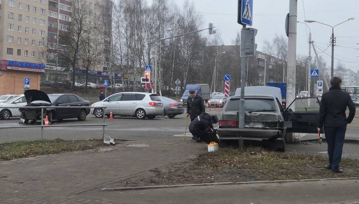 Легковушка сбила бабушку с внучкой на тротуаре в Егорьевске