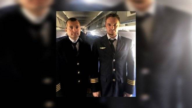 Звездами Героев России наградят пилотов, посадивших самолет в кукурузном поле