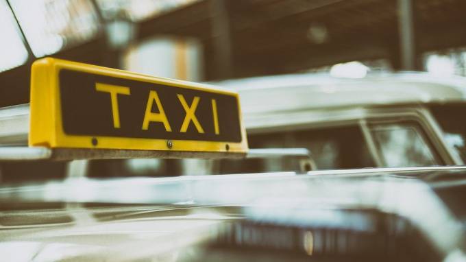 Петербуржцы попали в список самых необщительных пассажиров такси