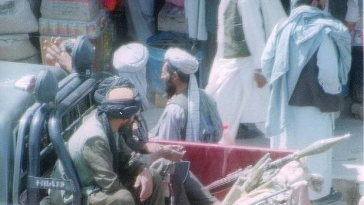 Тринадцать военнослужащих погибли в Афганистане при атаке боевиков на военную базу
