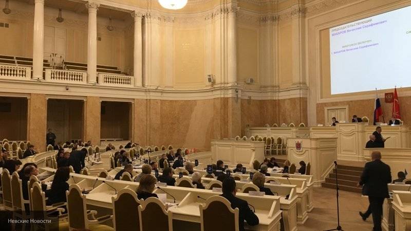 Проект бюджета Петербурга с поправками Беглова ЗакС принял во втором чтении