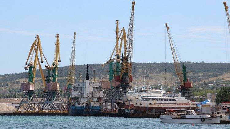 Украина намерена взыскать с России компенсацию за имущество в крымских портах