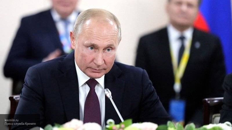 Путин заявил о стремлении сделать баланс энергетики как можно более "зеленым"