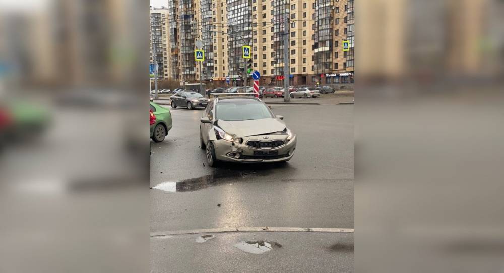 Вторая авария с Kia Ceed и Skoda случилась на перекрестке Ленинского и Кузнецова