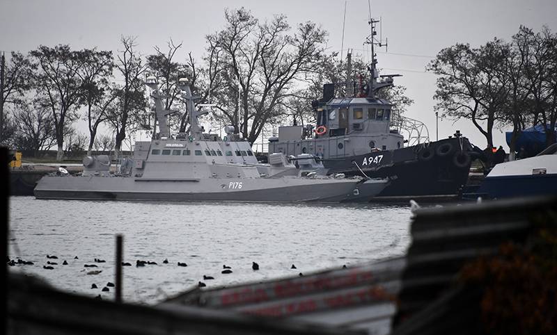 Украинские боевые корабли лишились унитазов после керченской провокации