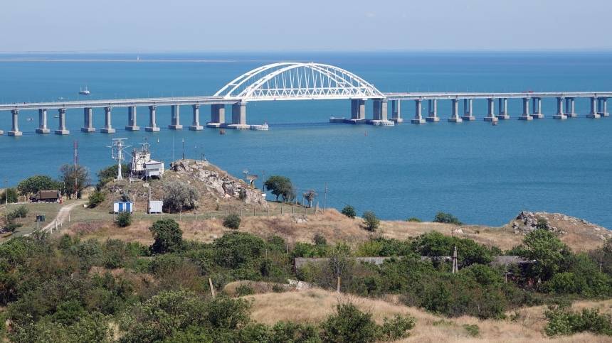 Стало известно, когда начнется движение грузовых поездов по Крымскому мосту