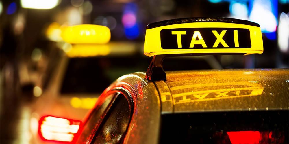 В Москве пассажиры проехали 3 километра на такси за 14 тысяч рублей