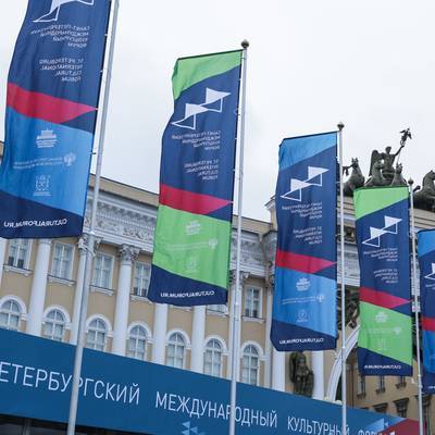 Мединский рассказал Путину об итогах Петербургского культурного форума