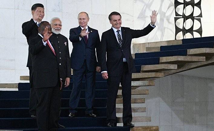 Жэньминь жибао: Россия возлагает на БРИКС большие надежды