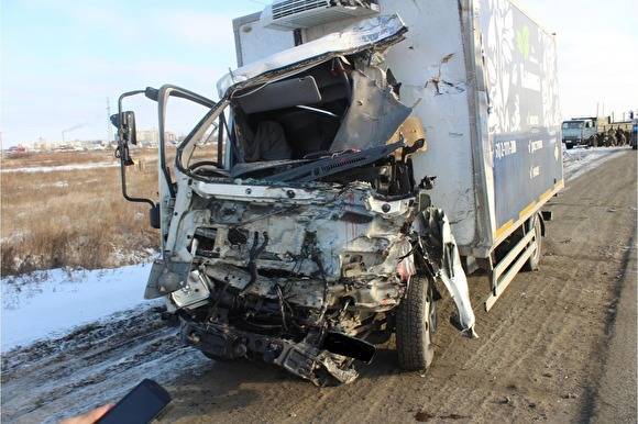 Скончался один из водителей грузовиков, столкнувшихся на трассе Курган — Екатеринбург