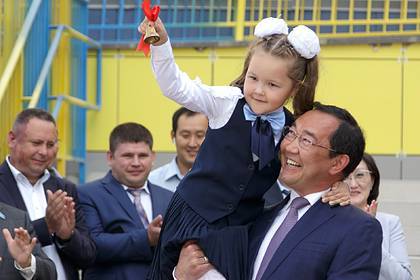 В якутских школах ежедневно зазвучит гимн России