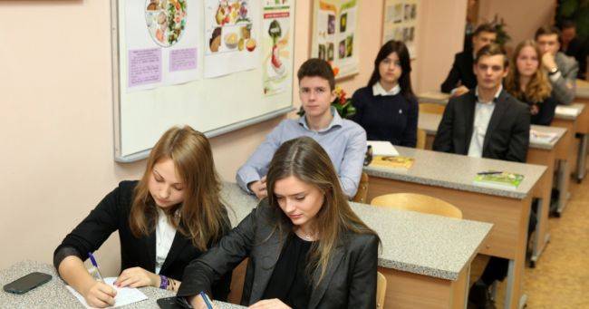 В «черный список» Минобразования Латвии попали два десятка школ