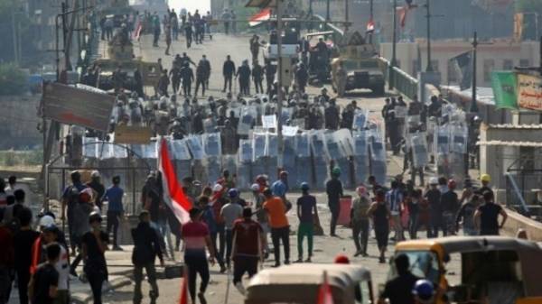 В Багдаде вновь полилась кровь: протестующие штурмуют мосты