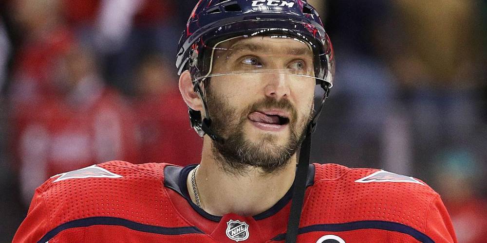 Овечкин разбил лицо судье в матче НХЛ