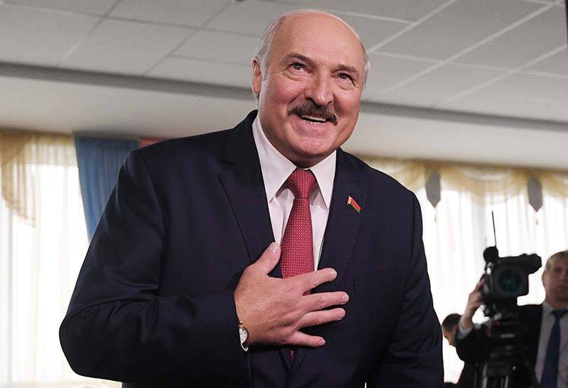 В очередь, господа: президенты умоляют Лукашенко продать им сверхсекретную связь